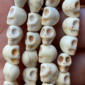 Hand carved bone beads skull bracelet Dia de los Muertos Jewelry - Mystic World Finds